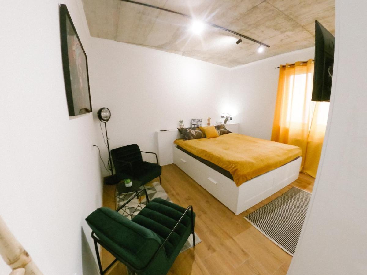 Meebo Apartments Novi Sad Exteriör bild