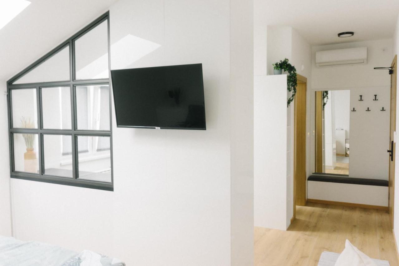 Meebo Apartments Novi Sad Exteriör bild
