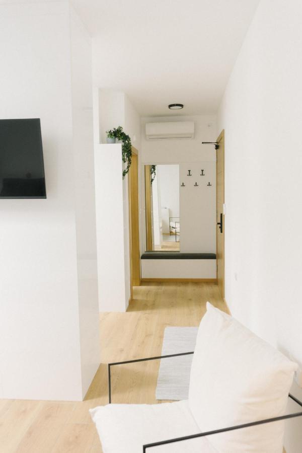 Meebo Apartments Novi Sad Exteriör bild